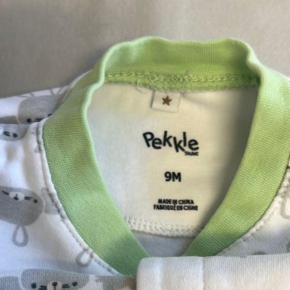 Pekkle - Gray and Green rabbit onesie sleeper - Picture 2 of 4